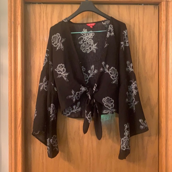 Beautiful brand new front tie up Guess blouse - Picture 1 of 2